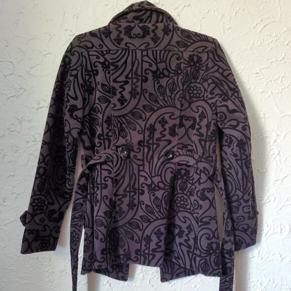 Grey Coat with Black Velvet Pattern - Picture 4 of 4